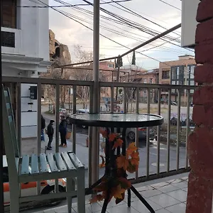 κάντε κράτηση εδώ
